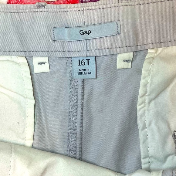 GAP Grayish Khaki Women’s Shorts Size 16 Tall - Picture 8 of 8